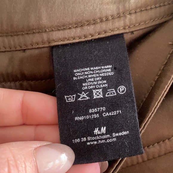 H&M Bronze Cuffed Button Fly Shorts Size 4 NWT - Picture 11 of 13